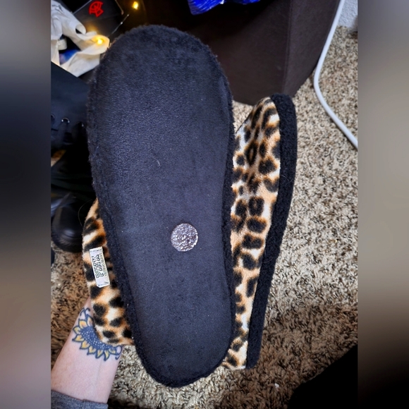 Victoria Secret PINK Cheetah Print Slipper Booties (RARE & HTF)(5-6)(NWOT) - Picture 2 of 5
